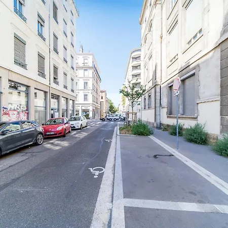 Apartment Le Petit Chaponnay - Charming For 2 Near Saxe Gambetta Lyon